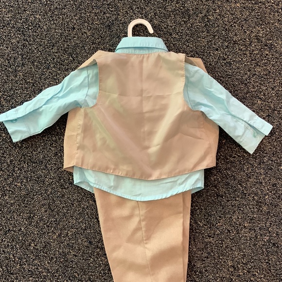 Dockers Beige Suit with vest and blue shirt - 18 month - Picture 6 of 6